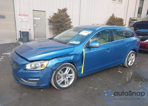 2015 Volvo V60 T5 Premier из США, поврежденный, VIN YV1612SB5F1195849
